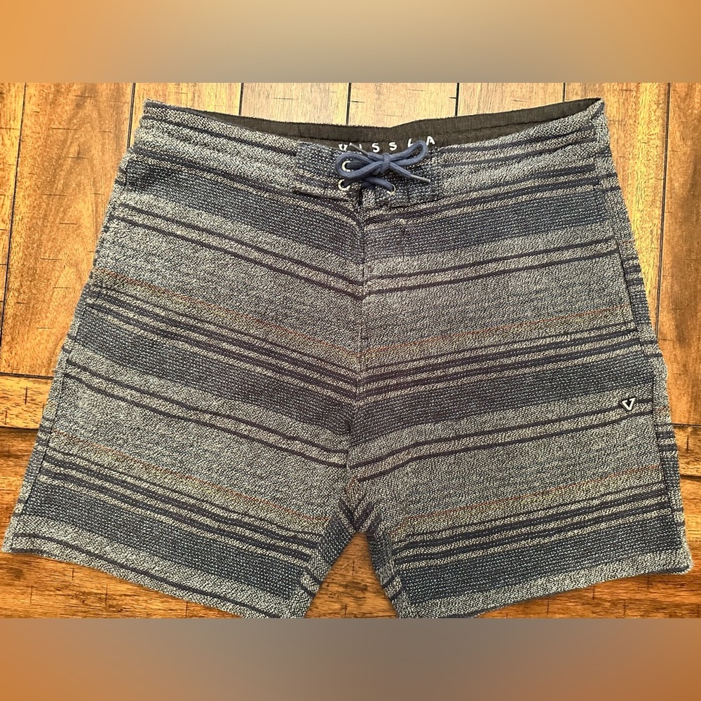 VISSLA Men's Blue Striped Board Shorts